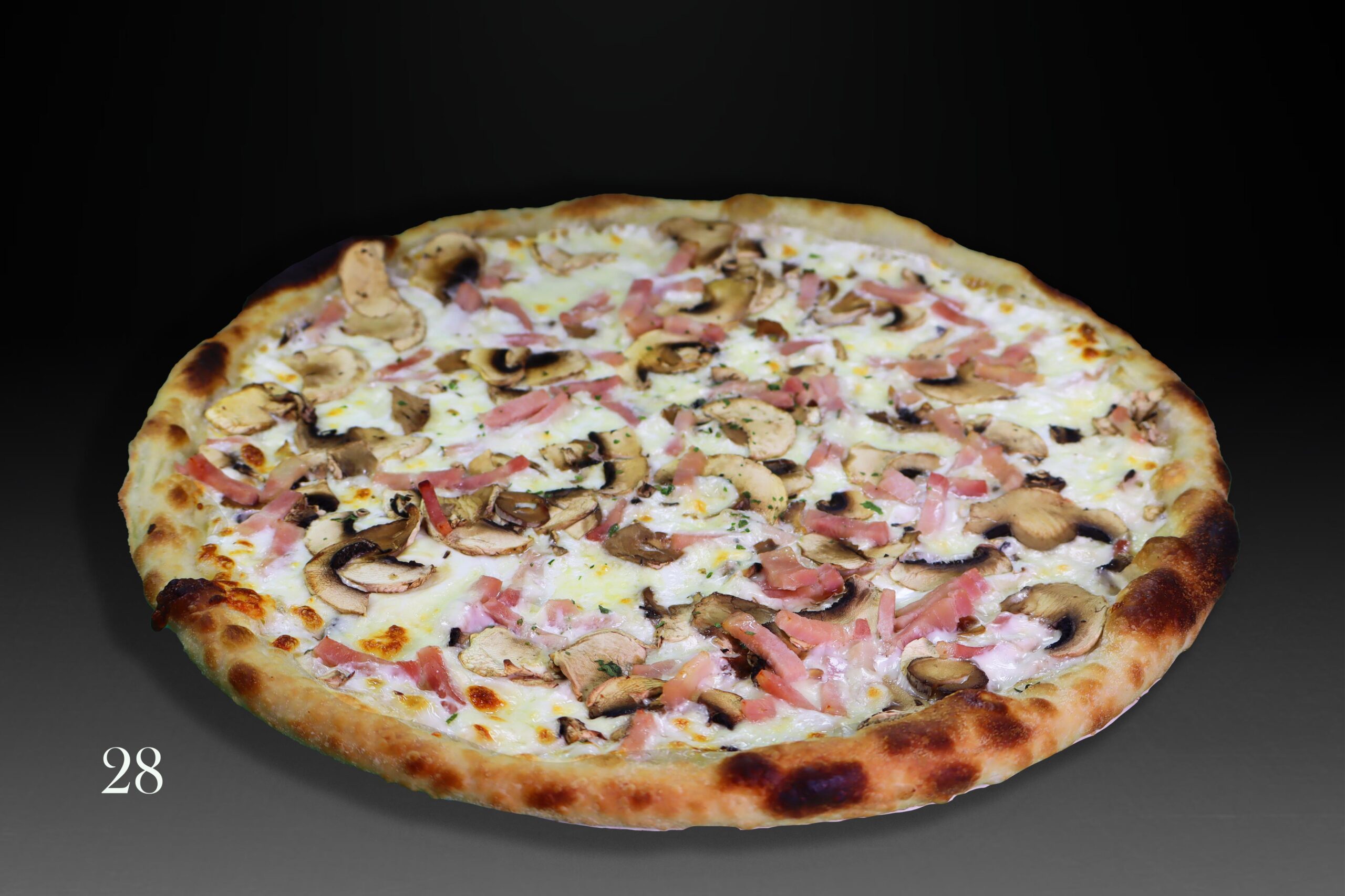 Pizza Carbonara, Nata fresca, mozzarella, bacon, champis
