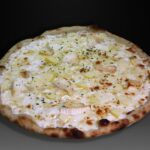 Pizza GOXUA, Nata fresca, mozzarella, queso cabra, manzanas, miel